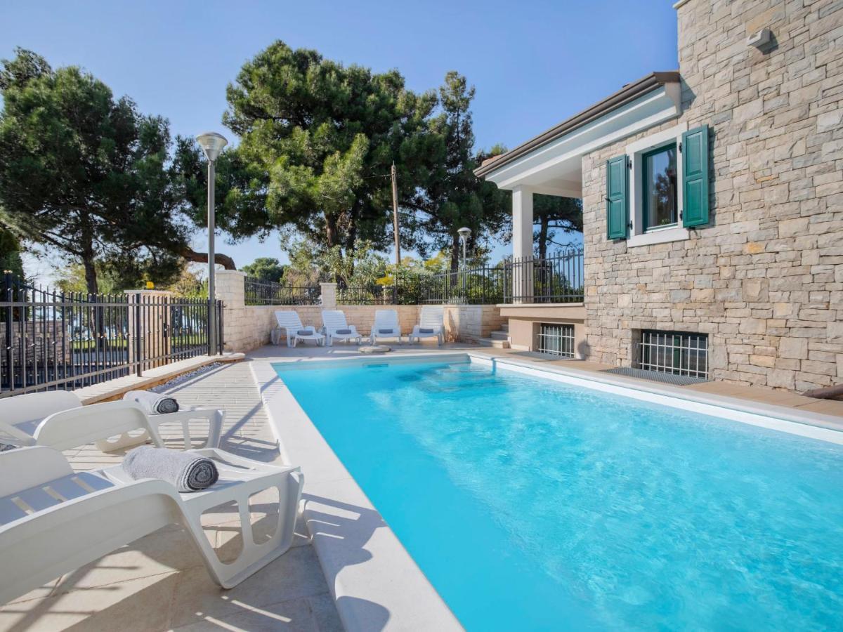 Holiday Home Villa Beach Front By Interhome Savudrija Eksteriør billede