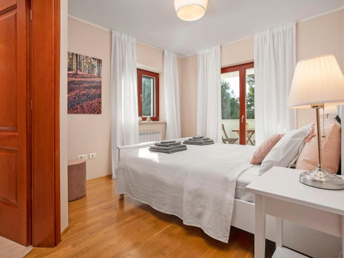 Holiday Home Villa Beach Front By Interhome Savudrija Eksteriør billede